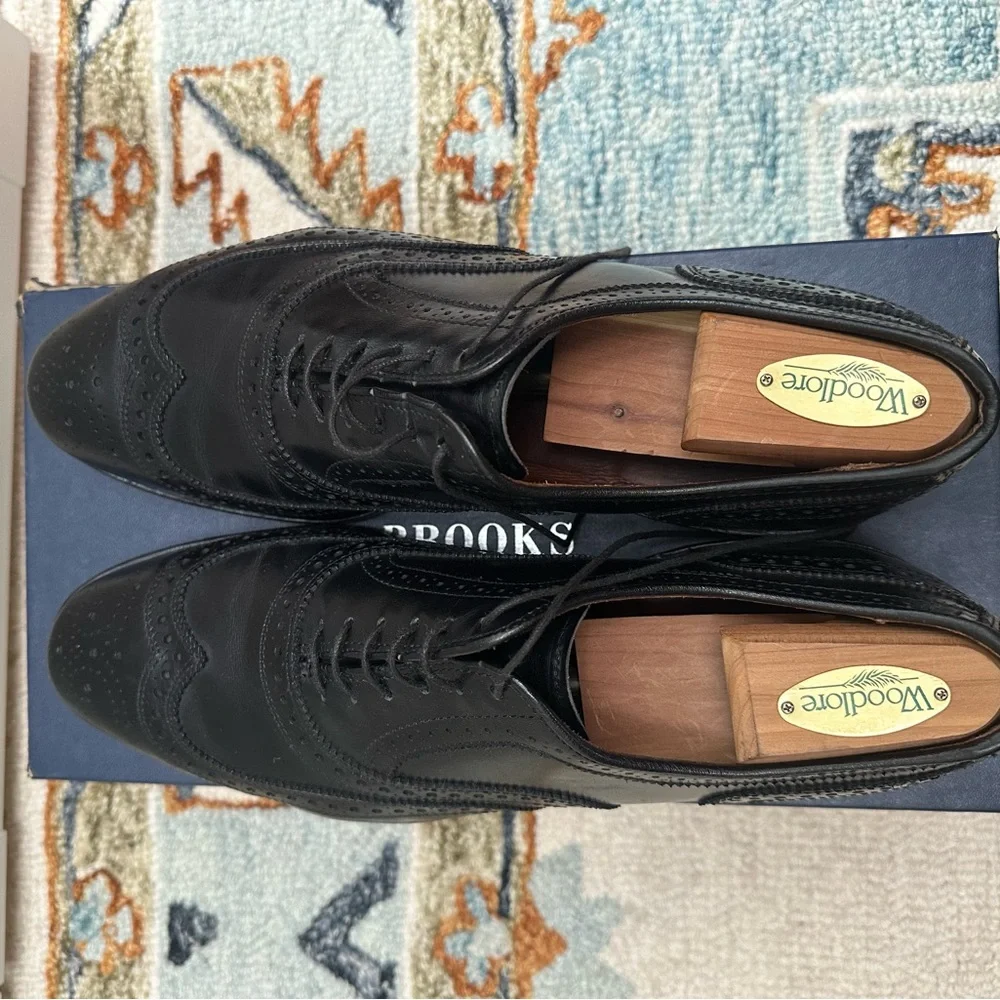 Allen Edmonds for Brooks Brothers McAllister Wingtip Oxford Dress Shoe (Black) - Picture 3 of 6